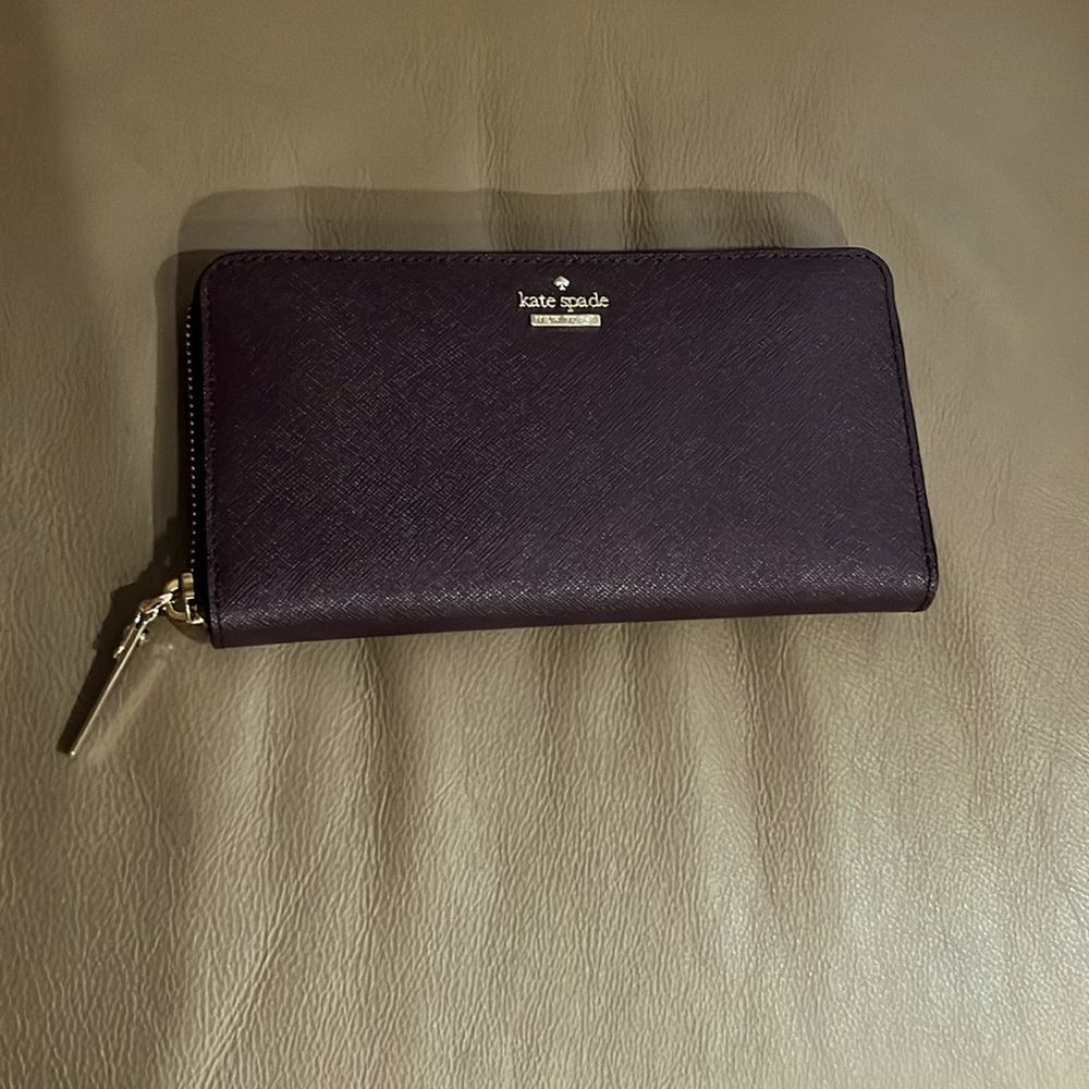 Kate Spade Long Wallet. Section for phone. Twelve card slots.
